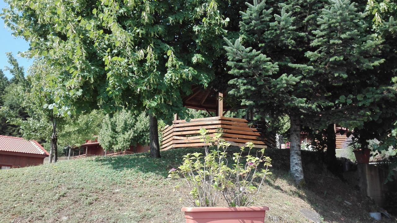Livadaki Village Megali Kapsi Luaran gambar