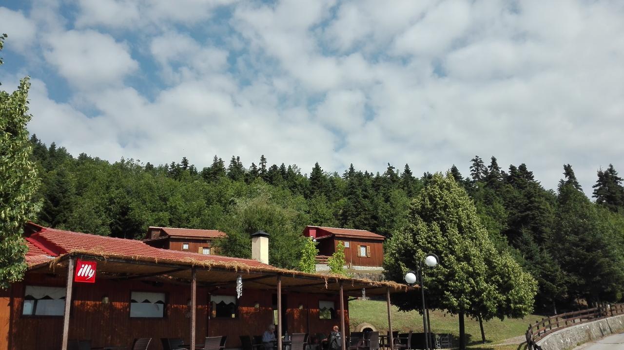 Livadaki Village Megali Kapsi Luaran gambar